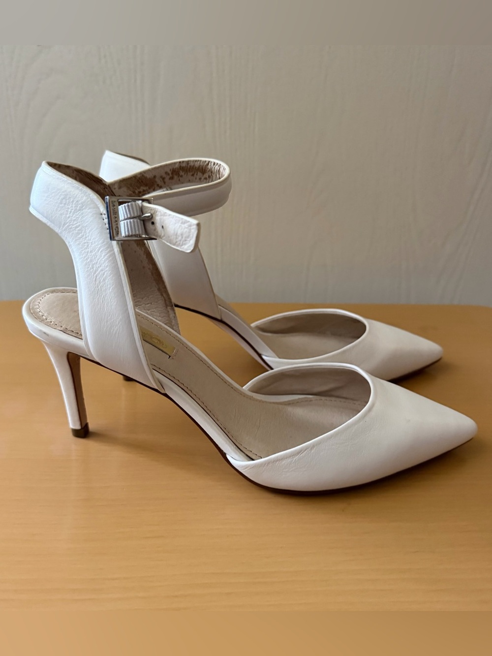 Louise et Cie Womens 7.5 White Leather D’Orsay Pumps Pointed Toe Ankle Strap